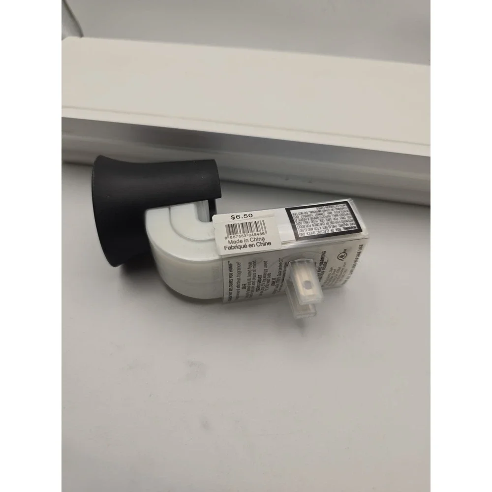 Bath & Body Works Wallflowers Light Up Fragrance Plug in Diffuser Black Flare
